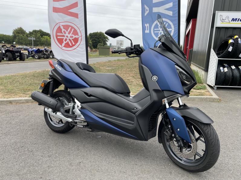 YAMAHA XMAX 125
